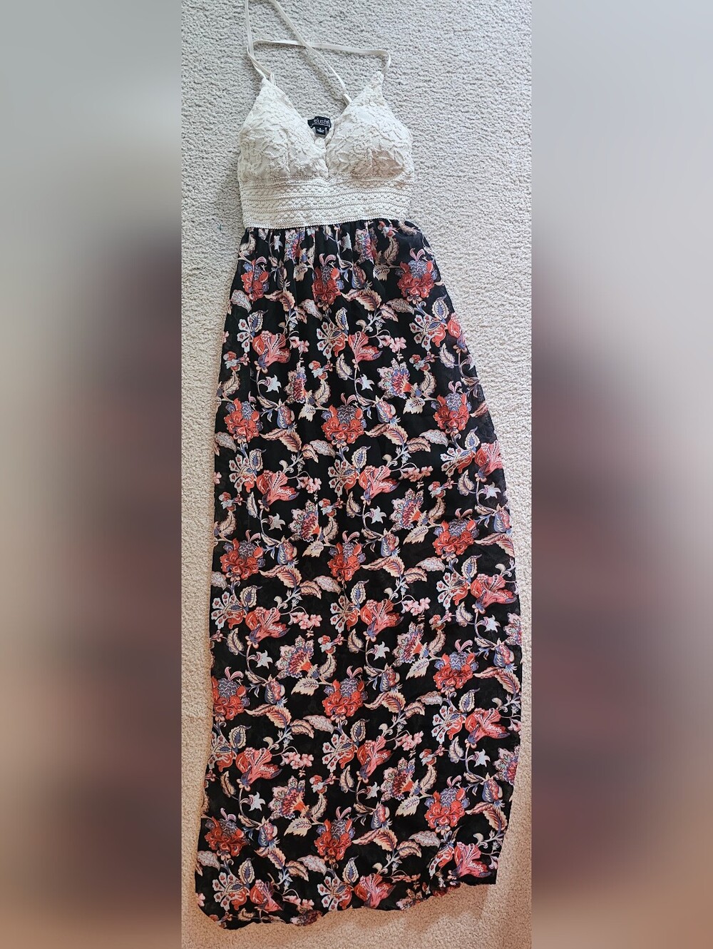 J for Justify floral maxi dress. It features a bohemian style Size Small - Picture 11 of 11